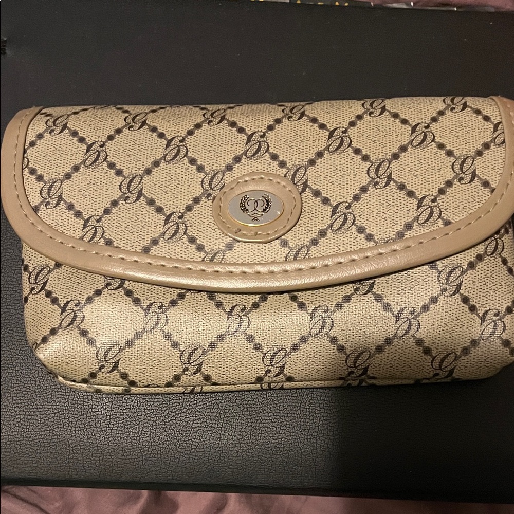 Beige Patterned Clutch set